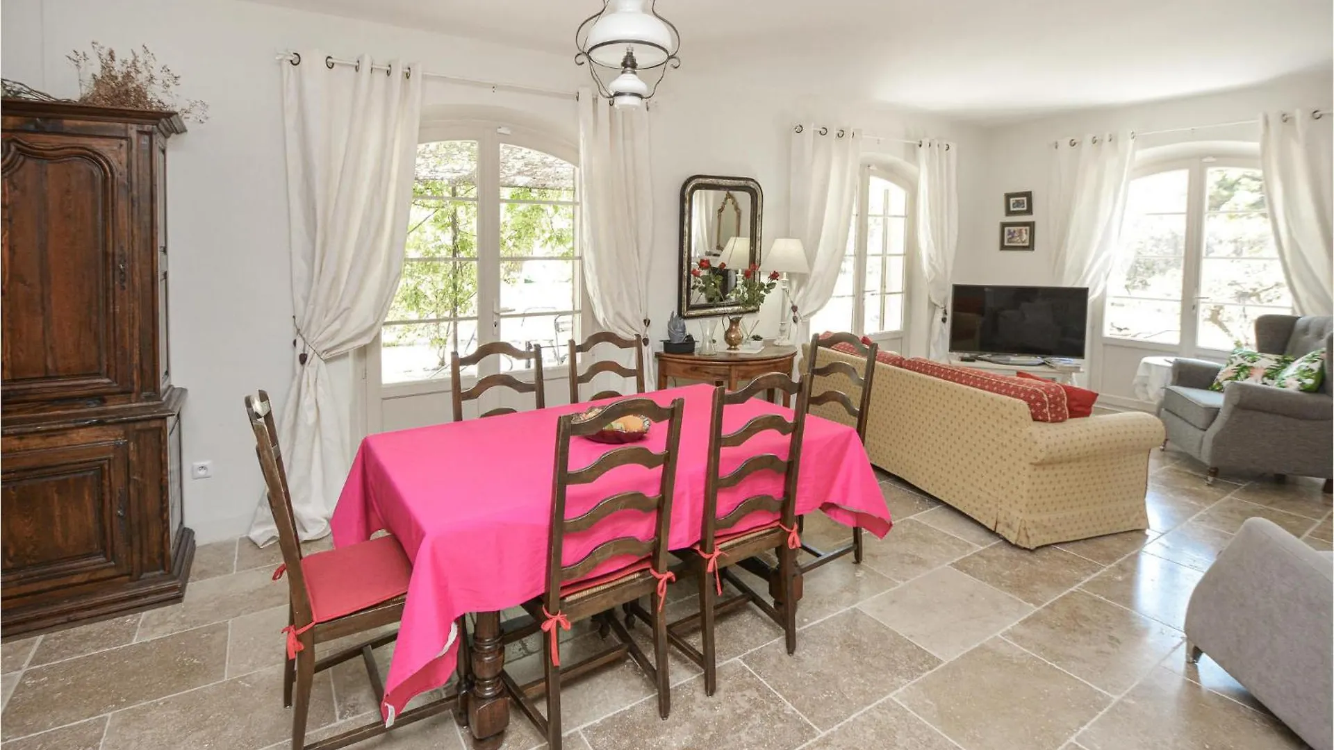 Beautiful Home In Eygalieres With Kitchen 0*, Eygalieres (Bouches-du-Rhone) France