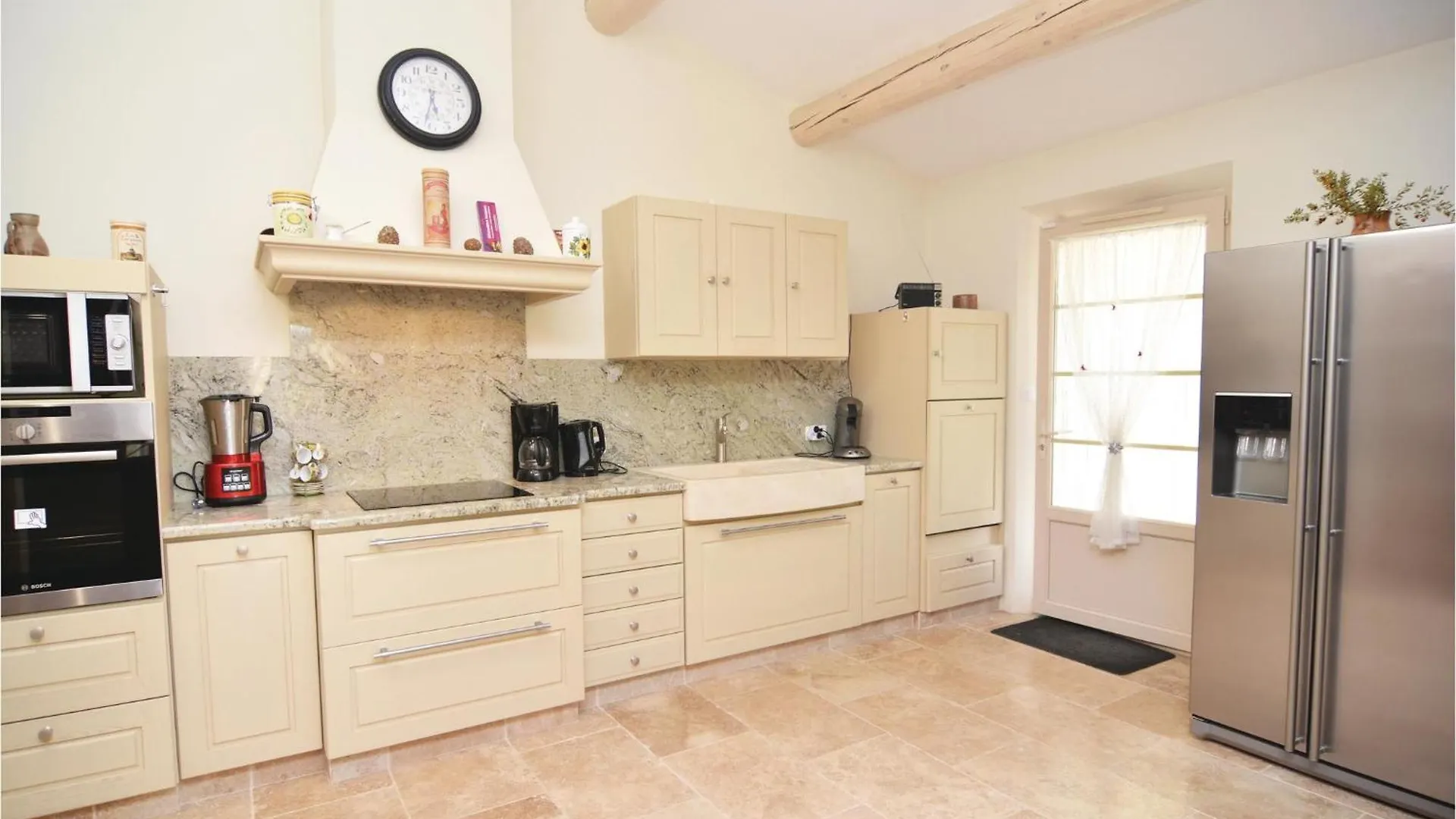 Beautiful Home In Eygalieres With Kitchen 0*, Eygalieres (Bouches-du-Rhone)