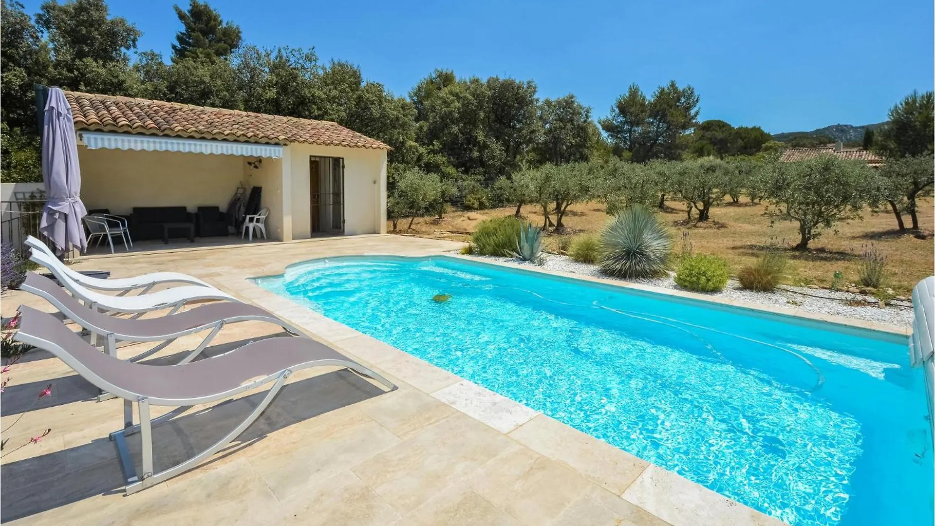 Beautiful Home In Eygalieres With Kitchen France