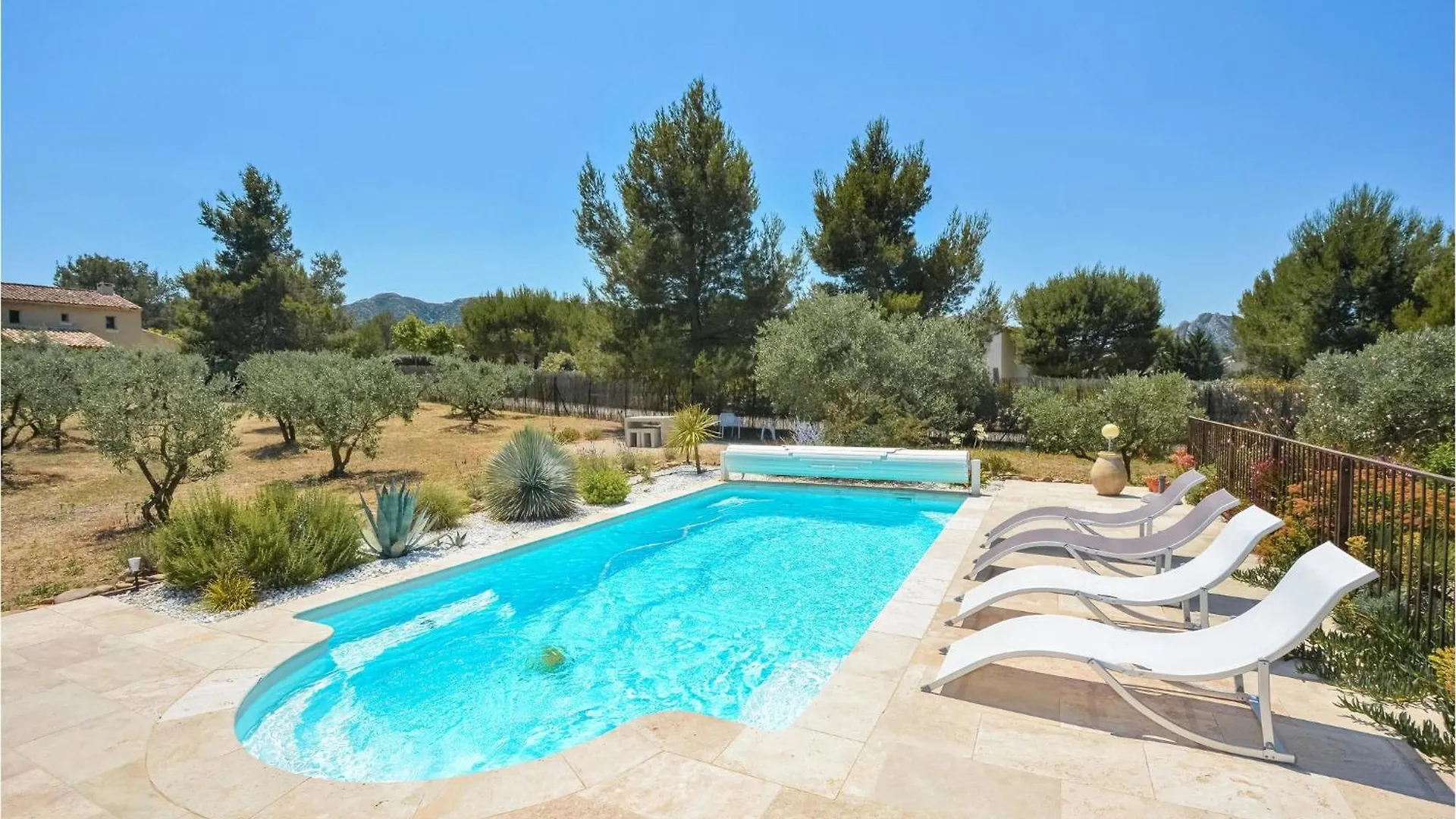 Beautiful Home In Eygalieres With Kitchen Eygalieres (Bouches-du-Rhone)