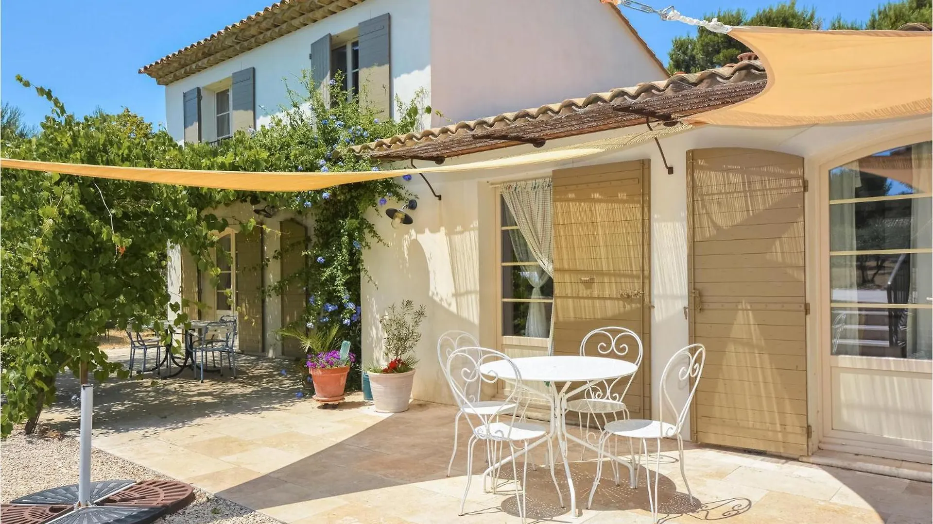 Beautiful Home In Eygalieres With Kitchen 0*, Eygalieres (Bouches-du-Rhone)