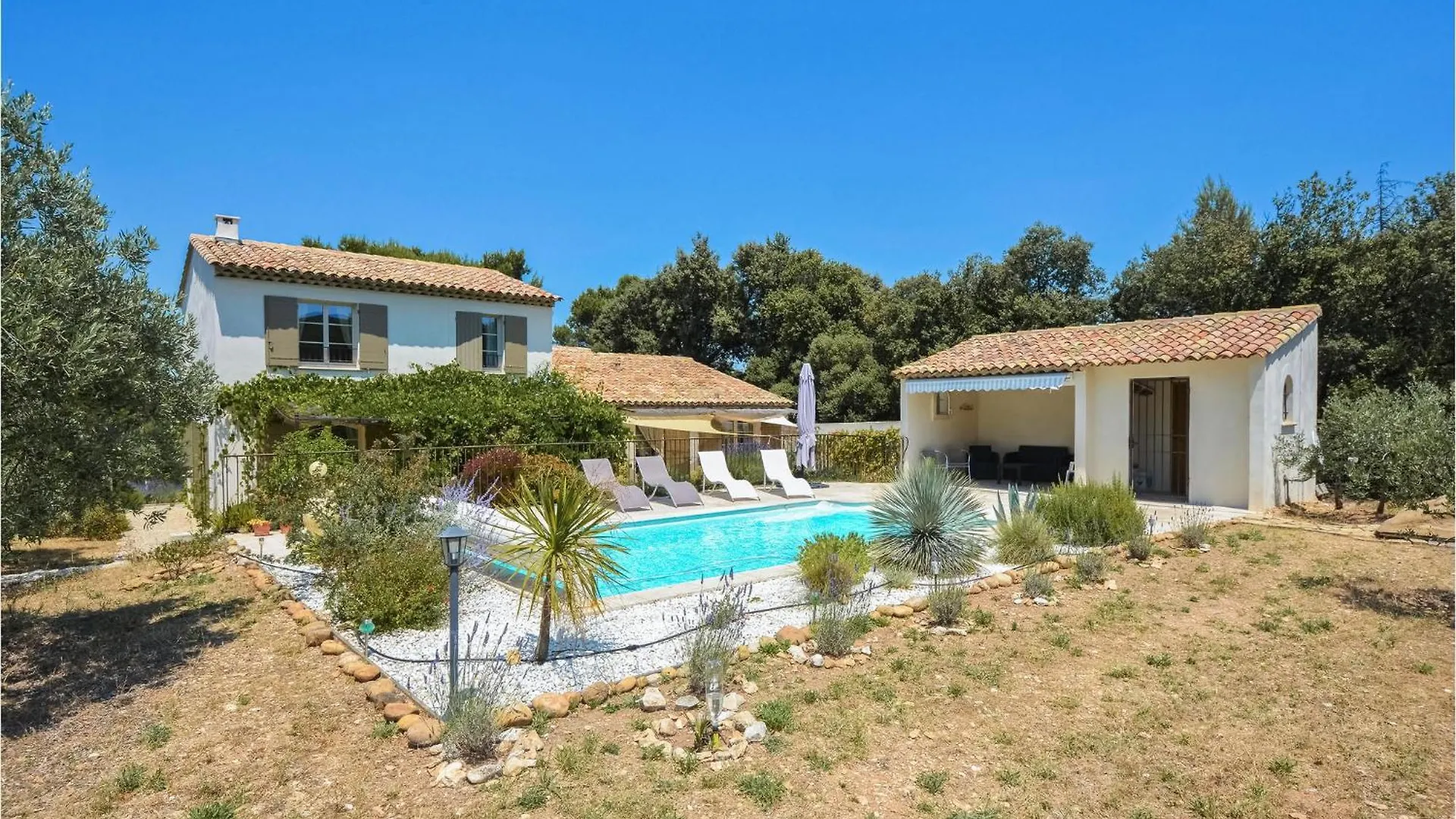 Holiday home Beautiful Home In Eygalieres With Kitchen