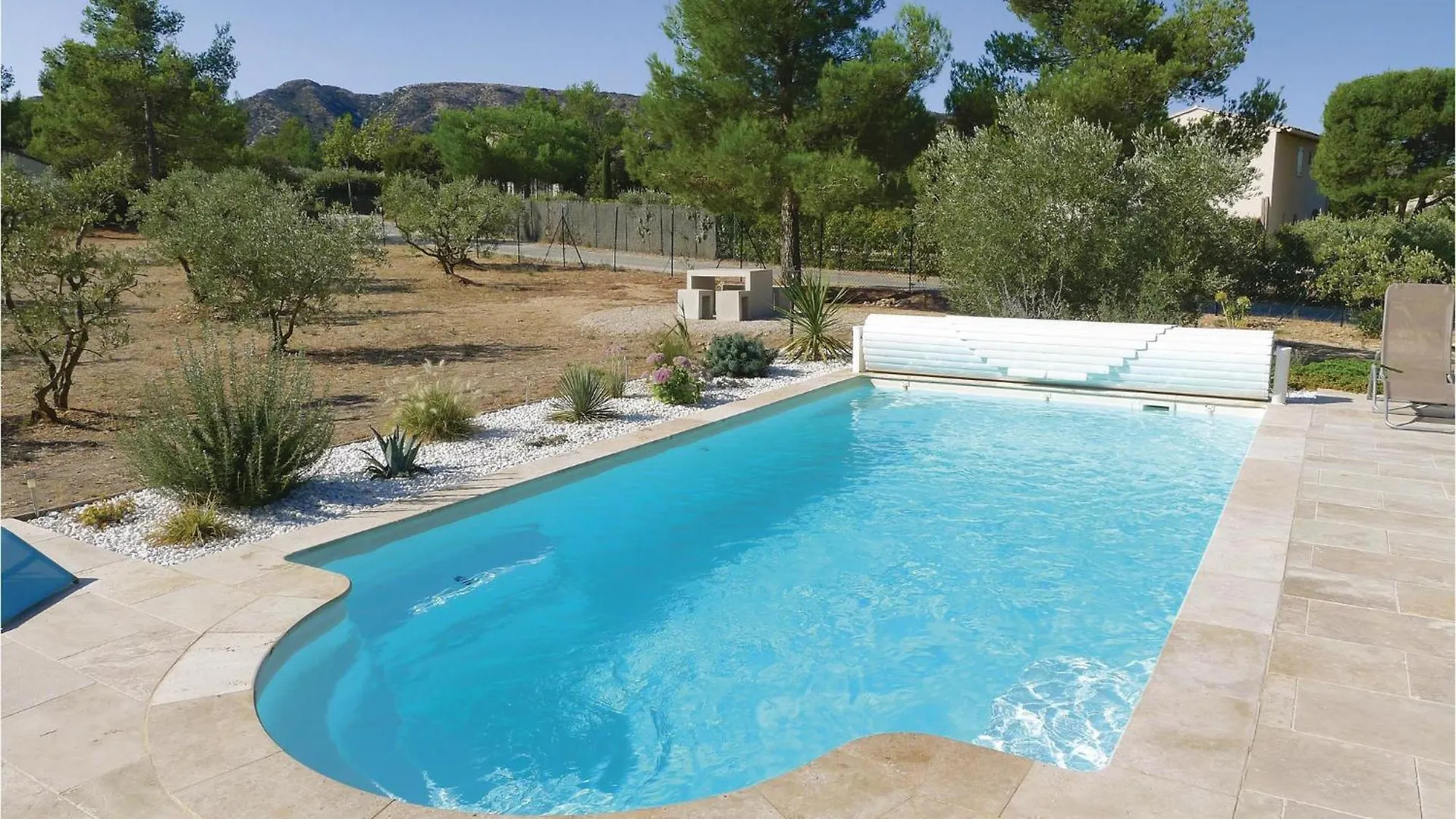Holiday home Beautiful Home In Eygalieres With Kitchen